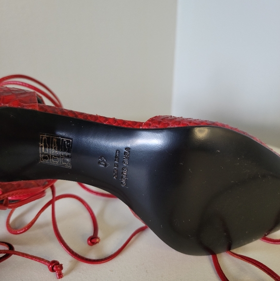 Red Crocodile Lace Up Pointed Toe Leather Heels - Picture 4 of 5